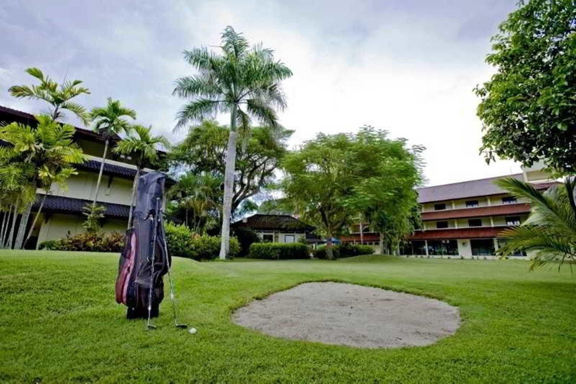 Grand Legi Hotel Mataram Bagian luar foto